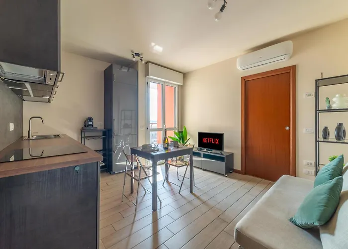 Cos54 - Exclusive - Mediolan